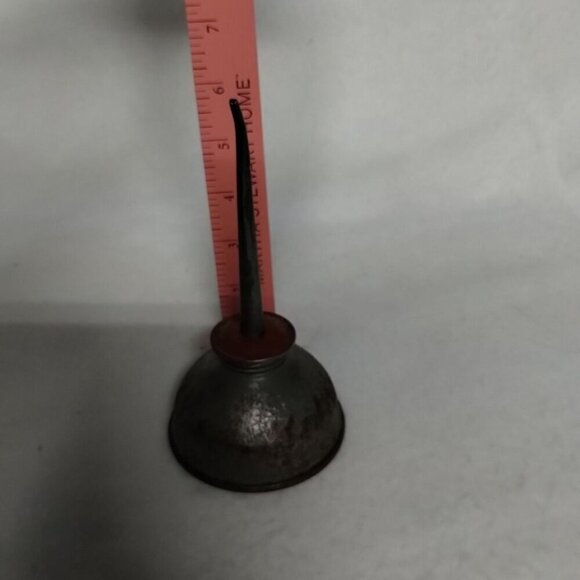 Vintage Metal Thumb Oil Can‎ with Long Spout - Picture 8 of 9